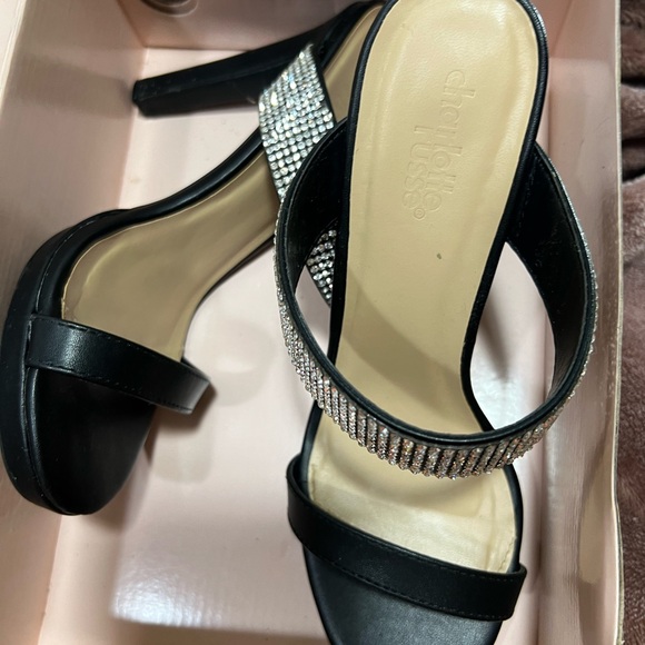 Beautiful heels - Picture 3 of 3